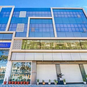 Fabhotel Pishori Inn